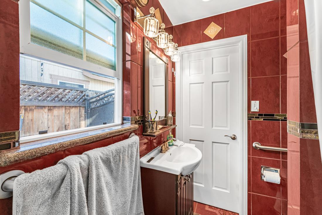 Detail Gallery Image 16 of 27 For 787 Macredes Ave, San Jose,  CA 95116 - 4 Beds | 2 Baths