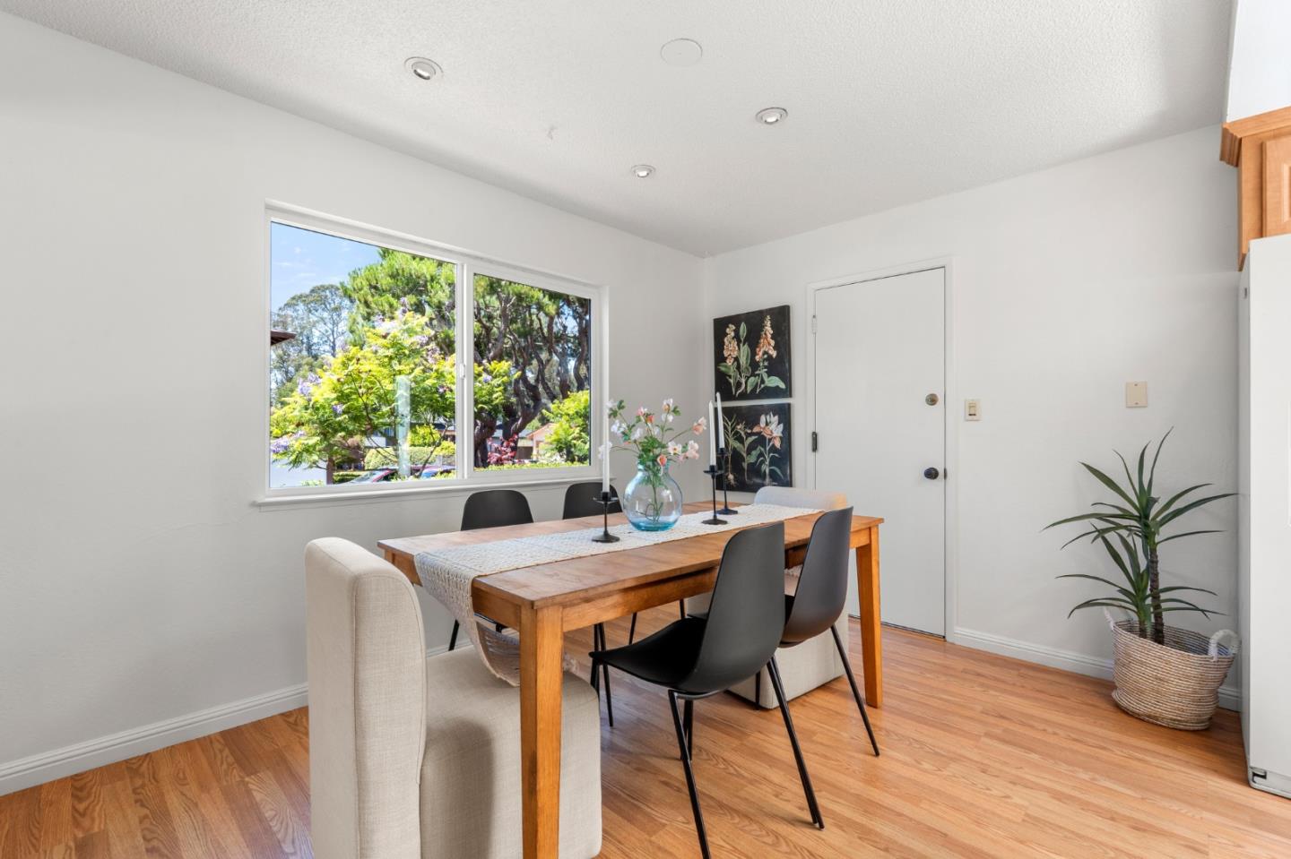 Detail Gallery Image 19 of 49 For 221 Segre Pl, Santa Cruz,  CA 95060 - 3 Beds | 2 Baths