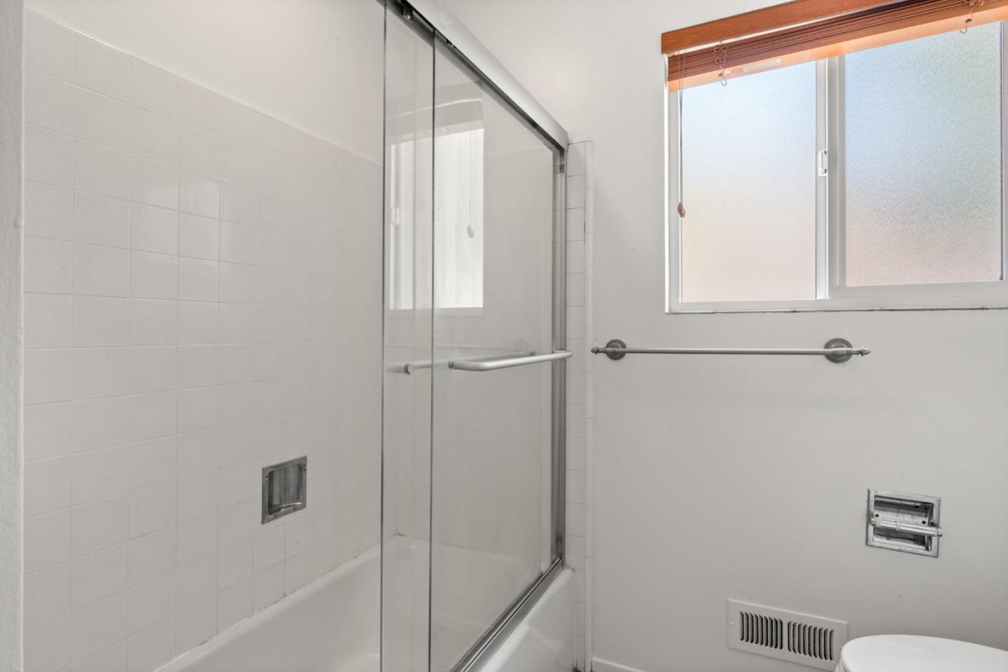 Detail Gallery Image 31 of 49 For 221 Segre Pl, Santa Cruz,  CA 95060 - 3 Beds | 2 Baths