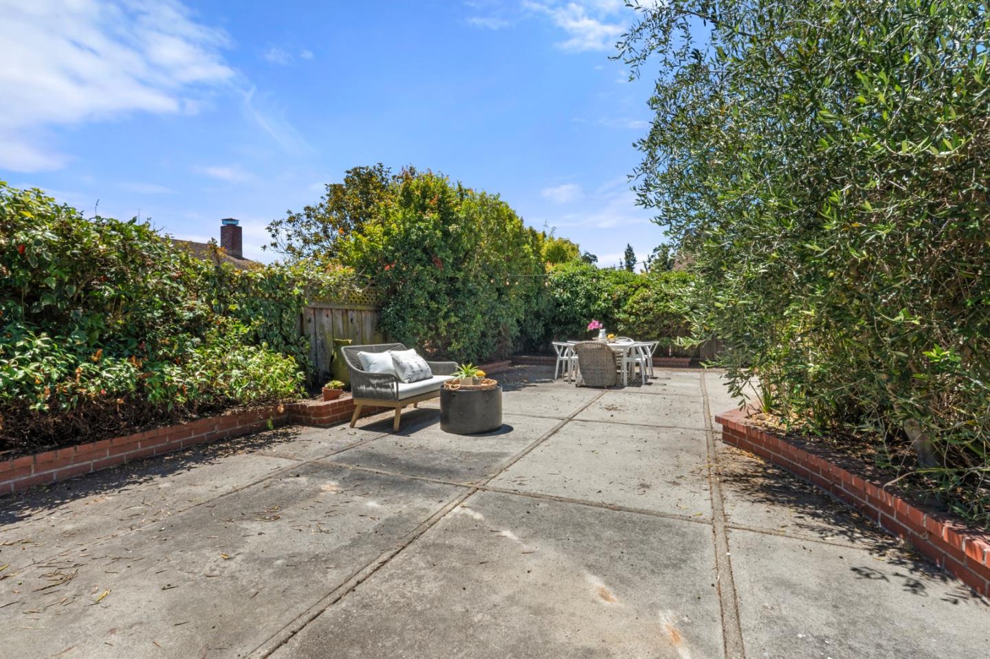 Detail Gallery Image 37 of 49 For 221 Segre Pl, Santa Cruz,  CA 95060 - 3 Beds | 2 Baths