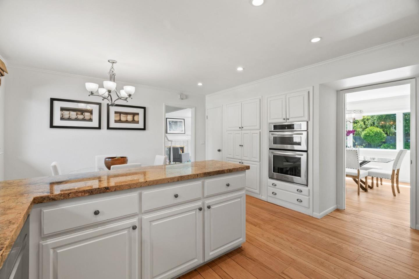 Detail Gallery Image 12 of 51 For 1454 Kyle Ct, Sunnyvale,  CA 94087 - 5 Beds | 3 Baths