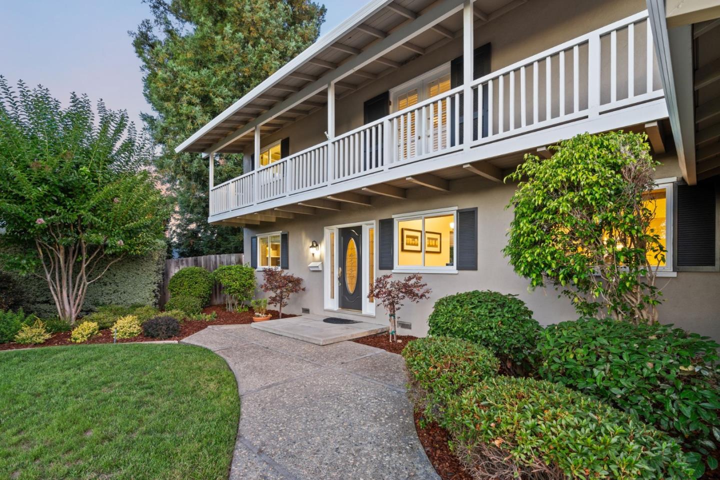 Detail Gallery Image 2 of 51 For 1454 Kyle Ct, Sunnyvale,  CA 94087 - 5 Beds | 3 Baths