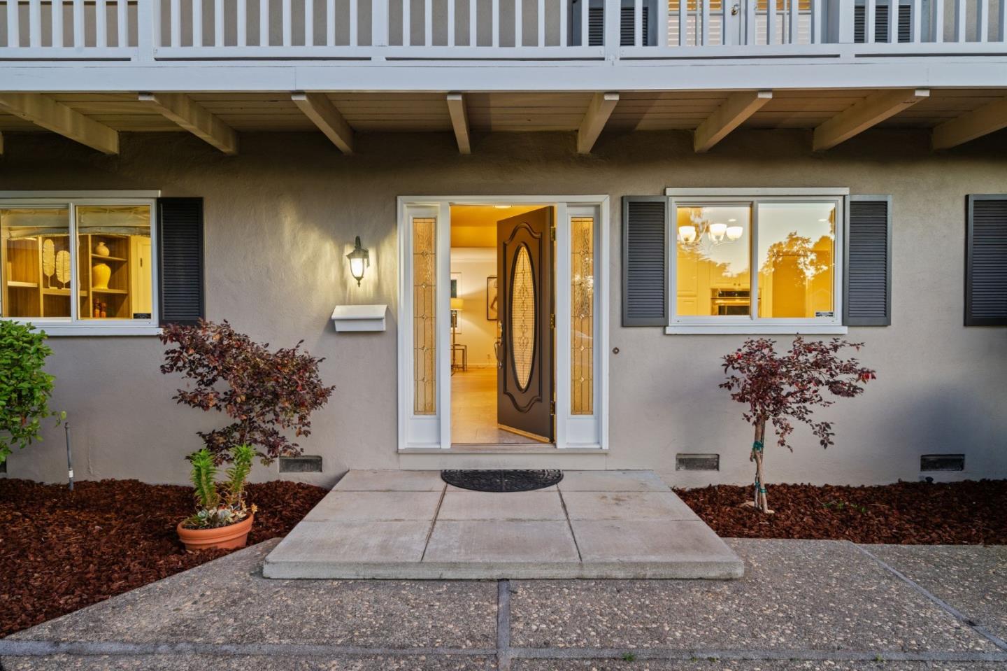 Detail Gallery Image 3 of 51 For 1454 Kyle Ct, Sunnyvale,  CA 94087 - 5 Beds | 3 Baths