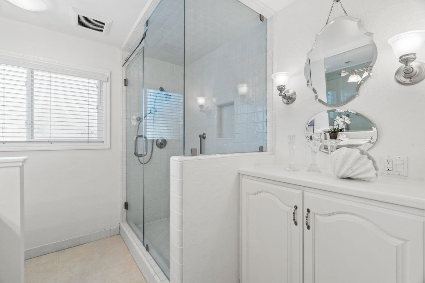 Detail Gallery Image 34 of 51 For 1454 Kyle Ct, Sunnyvale,  CA 94087 - 5 Beds | 3 Baths