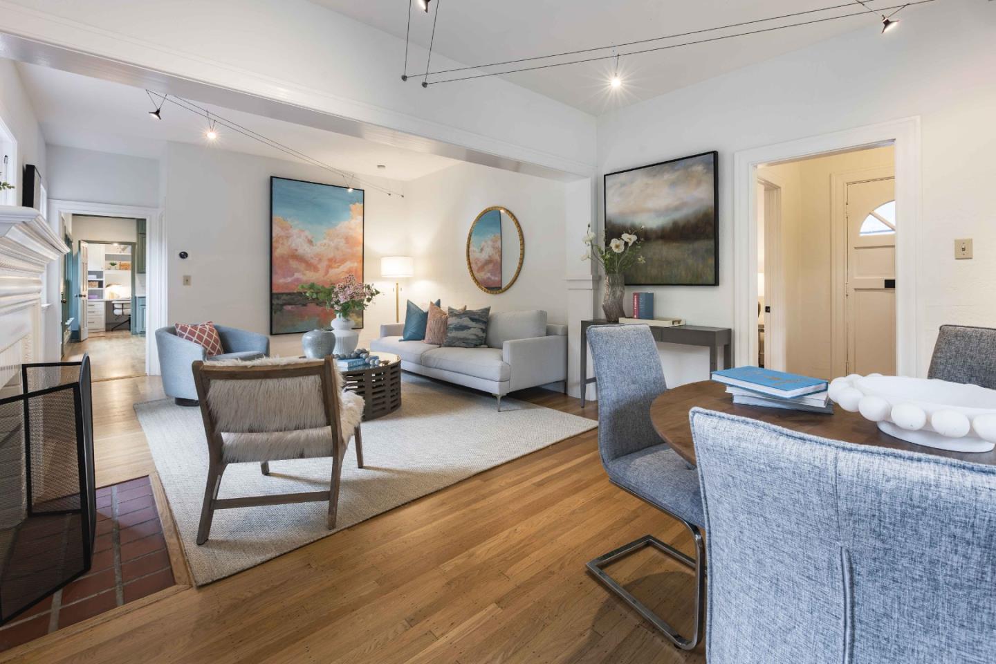 Detail Gallery Image 4 of 17 For 1044 Bryant St, Palo Alto,  CA 94301 - 3 Beds | 3 Baths
