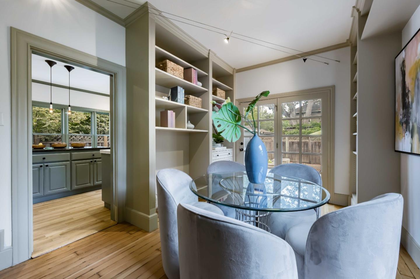 Detail Gallery Image 8 of 17 For 1044 Bryant St, Palo Alto,  CA 94301 - 3 Beds | 3 Baths