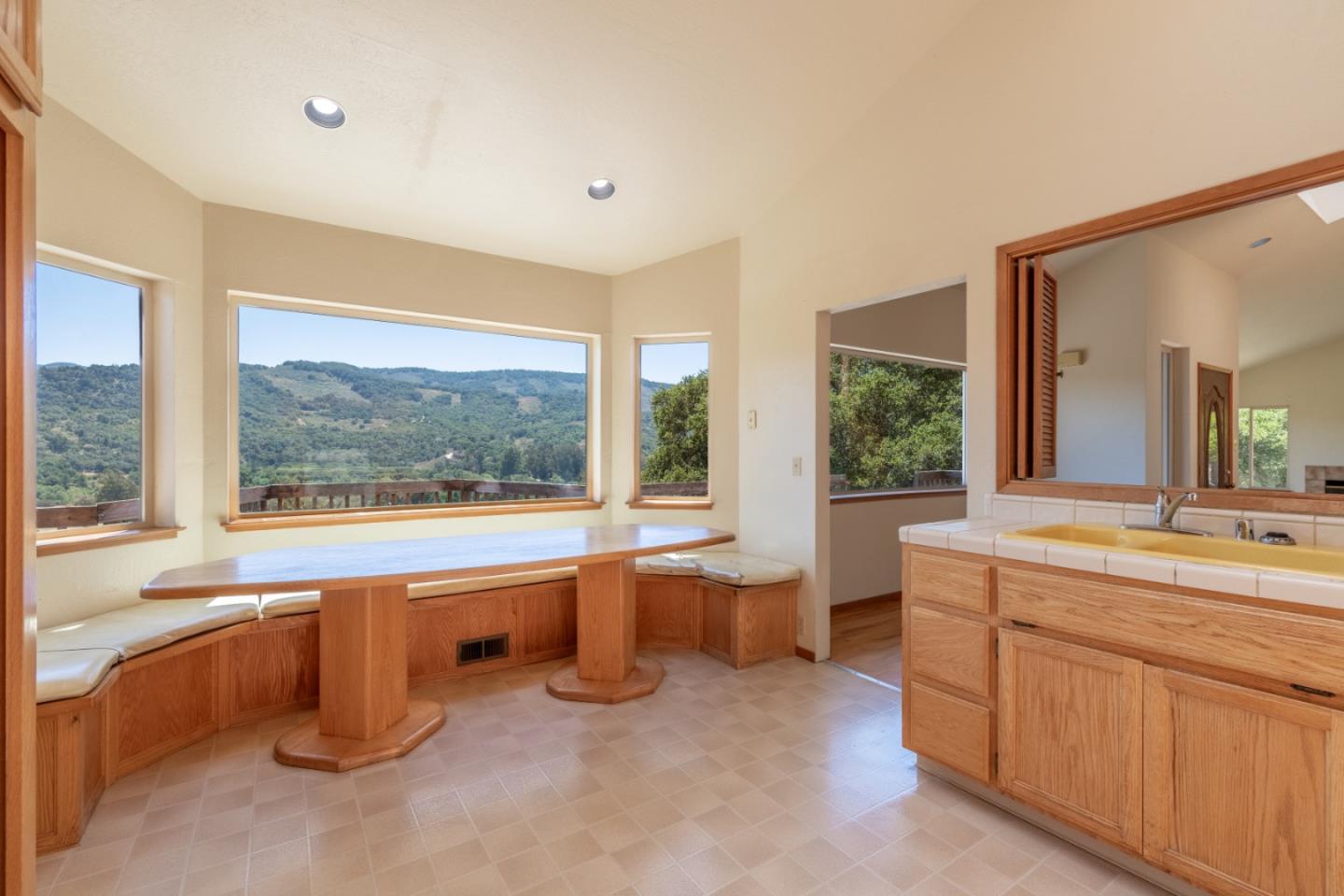 Detail Gallery Image 12 of 38 For 9365 Los Prados Dr, Carmel,  CA 93923 - 3 Beds | 2 Baths