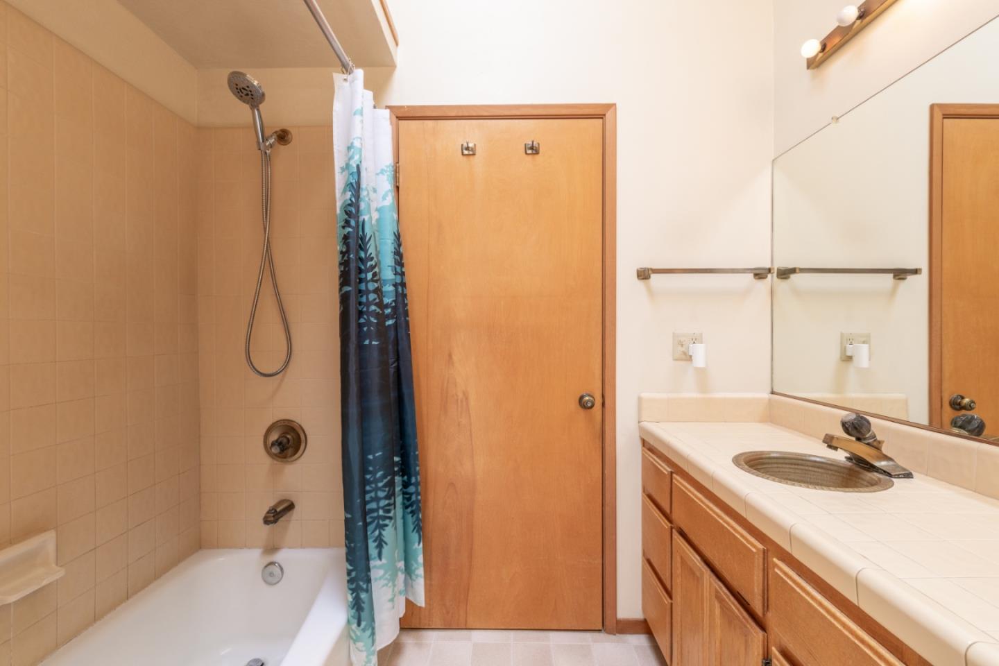 Detail Gallery Image 18 of 38 For 9365 Los Prados Dr, Carmel,  CA 93923 - 3 Beds | 2 Baths