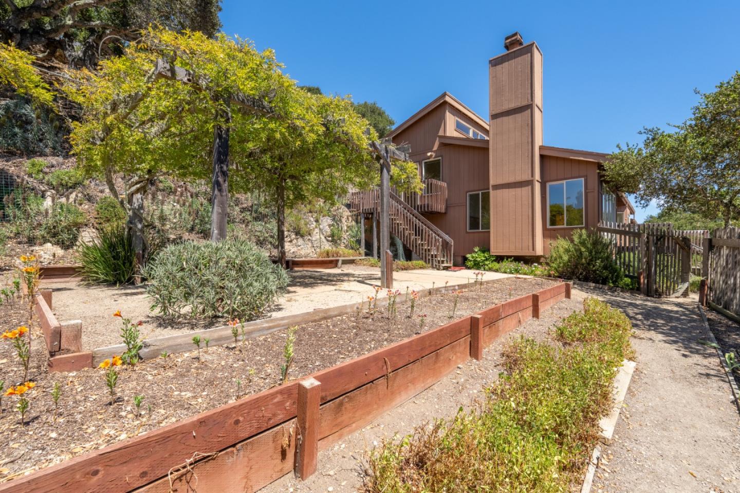 Detail Gallery Image 28 of 38 For 9365 Los Prados Dr, Carmel,  CA 93923 - 3 Beds | 2 Baths