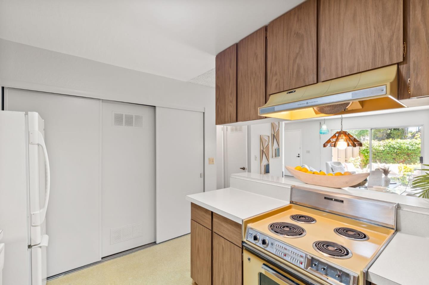 Detail Gallery Image 11 of 28 For 125 Connemara Way #26,  Sunnyvale,  CA 94087 - 2 Beds | 1 Baths
