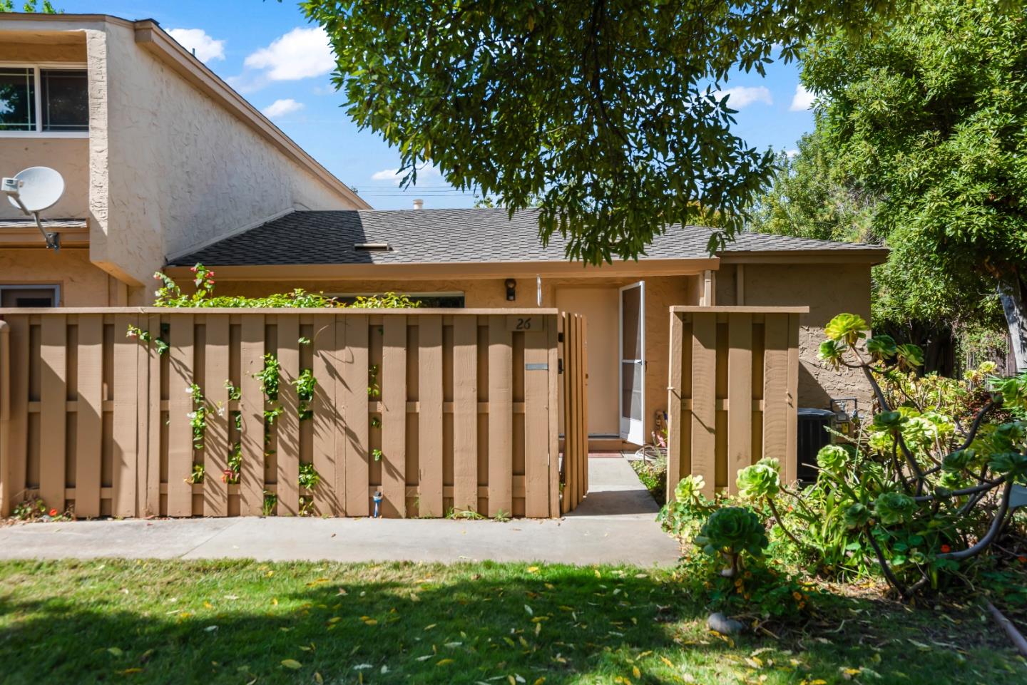 Detail Gallery Image 20 of 28 For 125 Connemara Way #26,  Sunnyvale,  CA 94087 - 2 Beds | 1 Baths