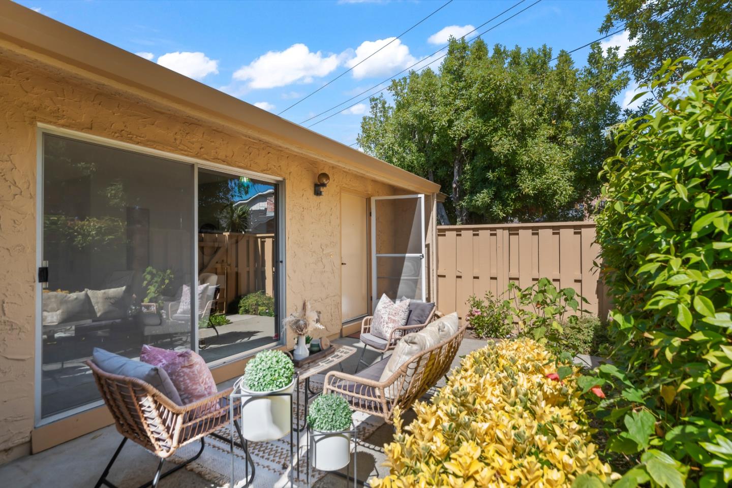Detail Gallery Image 22 of 28 For 125 Connemara Way #26,  Sunnyvale,  CA 94087 - 2 Beds | 1 Baths