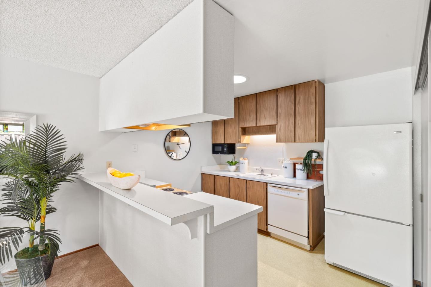 Detail Gallery Image 7 of 28 For 125 Connemara Way #26,  Sunnyvale,  CA 94087 - 2 Beds | 1 Baths