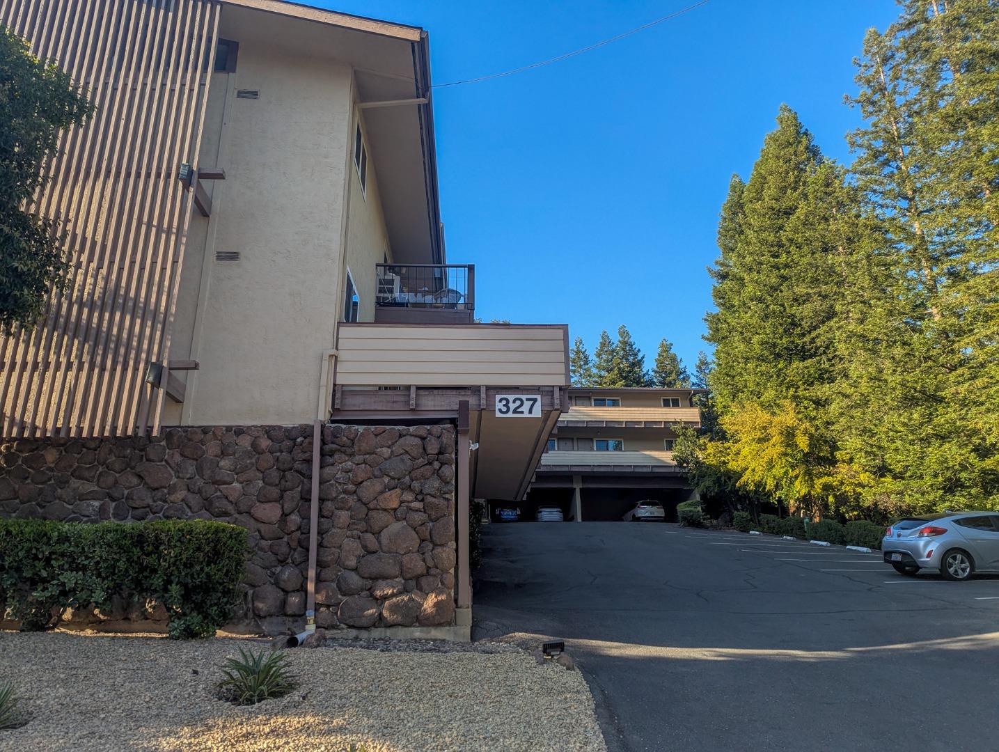 Detail Gallery Image 2 of 7 For 327 Rheem Blvd, Moraga,  CA 94556 - – Beds | – Baths