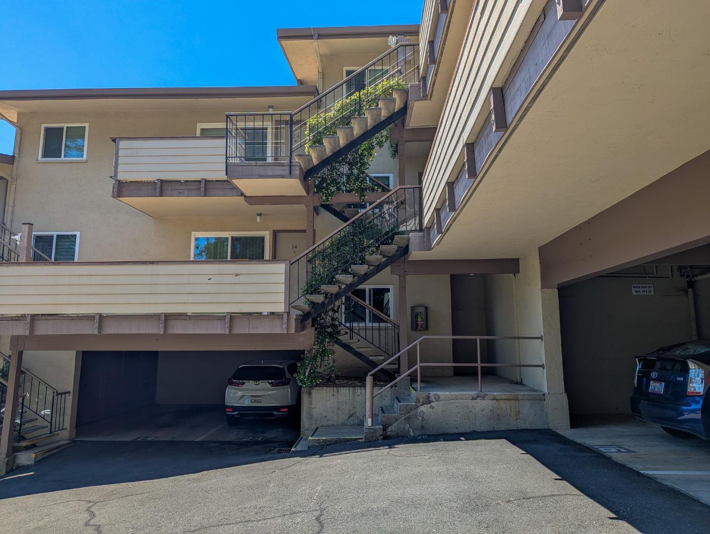Detail Gallery Image 4 of 7 For 327 Rheem Blvd, Moraga,  CA 94556 - – Beds | – Baths
