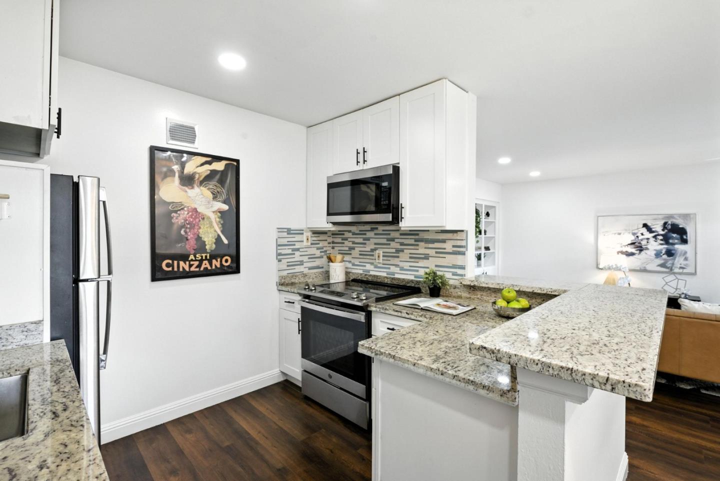Detail Gallery Image 13 of 40 For 3015 Los Prados St #114,  San Mateo,  CA 94403 - 2 Beds | 2 Baths