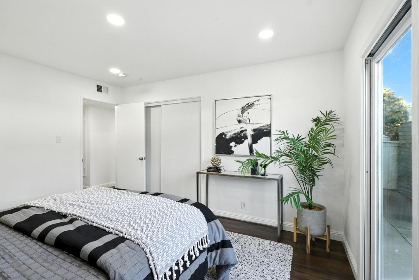 Detail Gallery Image 16 of 40 For 3015 Los Prados St #114,  San Mateo,  CA 94403 - 2 Beds | 2 Baths
