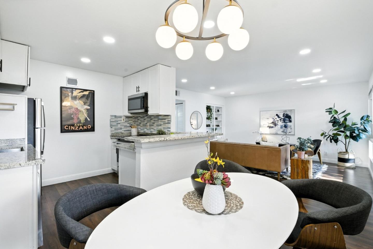 Detail Gallery Image 6 of 40 For 3015 Los Prados St #114,  San Mateo,  CA 94403 - 2 Beds | 2 Baths