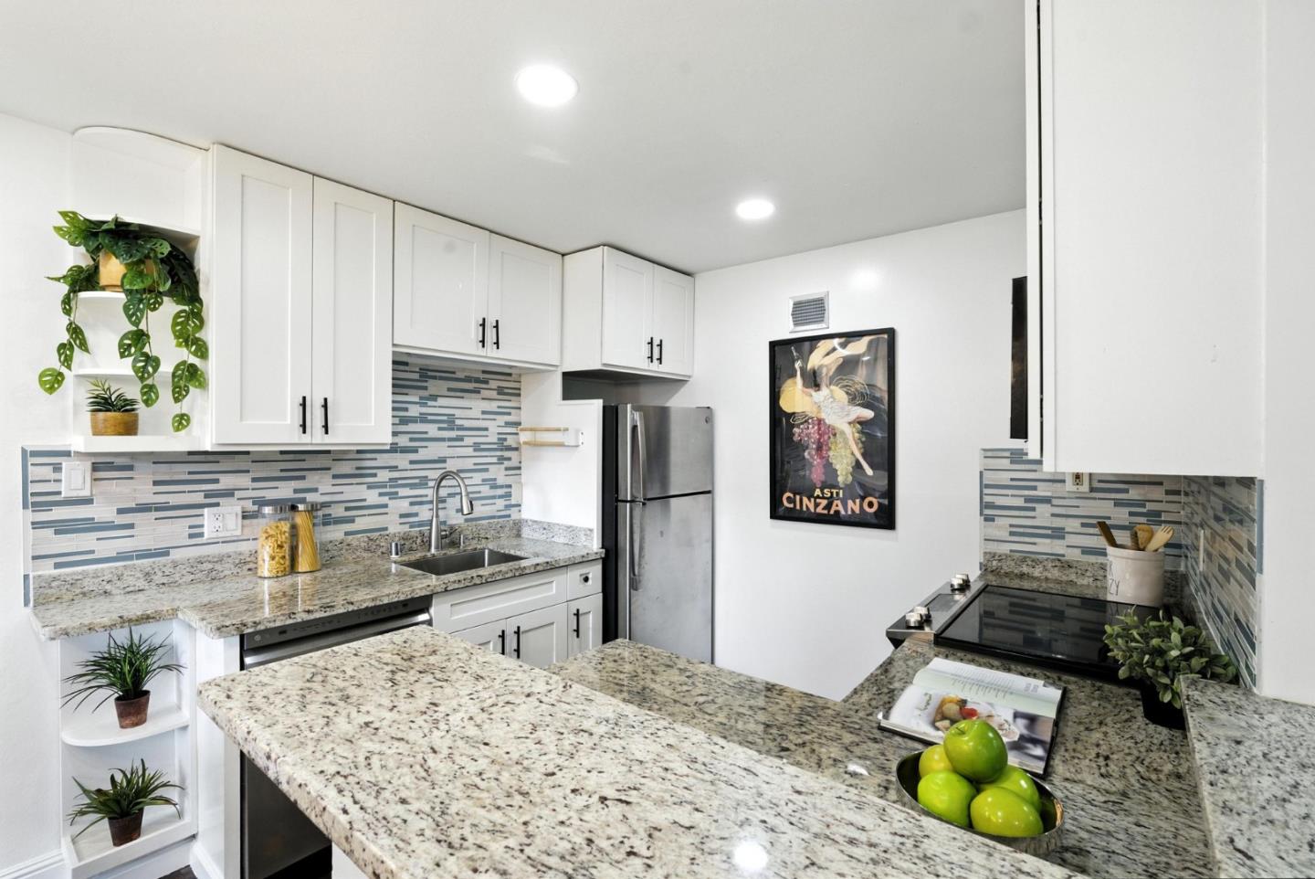 Detail Gallery Image 9 of 40 For 3015 Los Prados St #114,  San Mateo,  CA 94403 - 2 Beds | 2 Baths