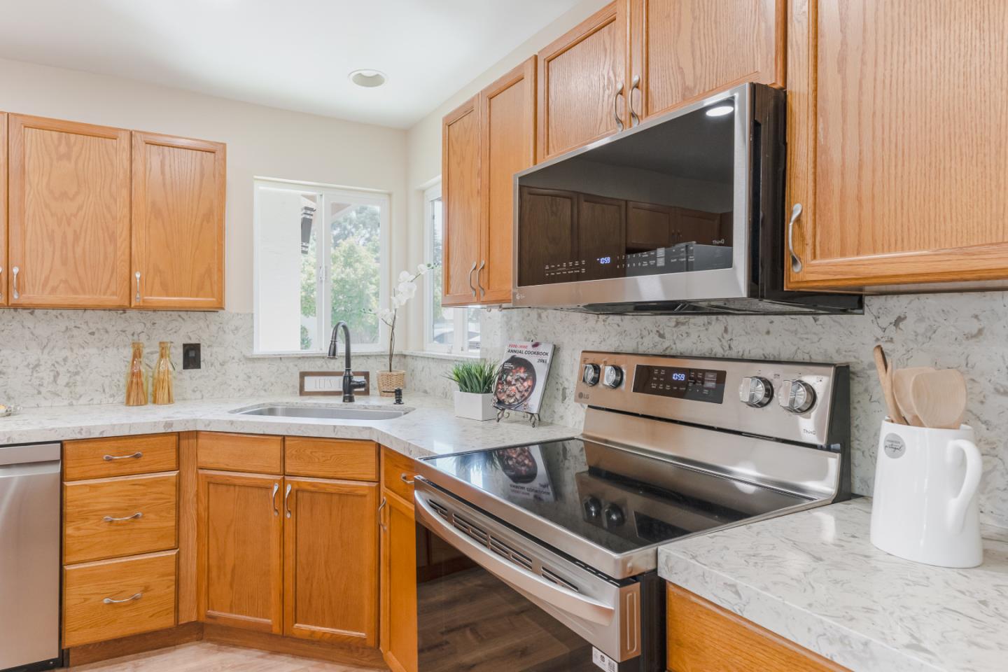 Detail Gallery Image 22 of 51 For 1801 Foxworthy Ave, San Jose,  CA 95124 - 3 Beds | 2 Baths