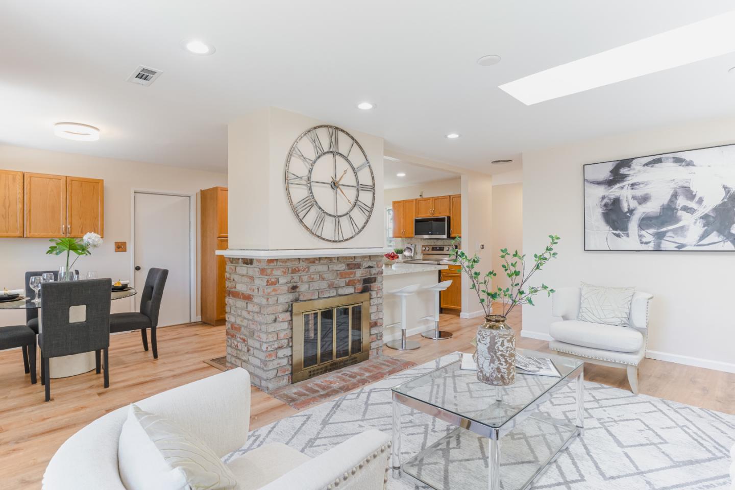 Detail Gallery Image 4 of 51 For 1801 Foxworthy Ave, San Jose,  CA 95124 - 3 Beds | 2 Baths