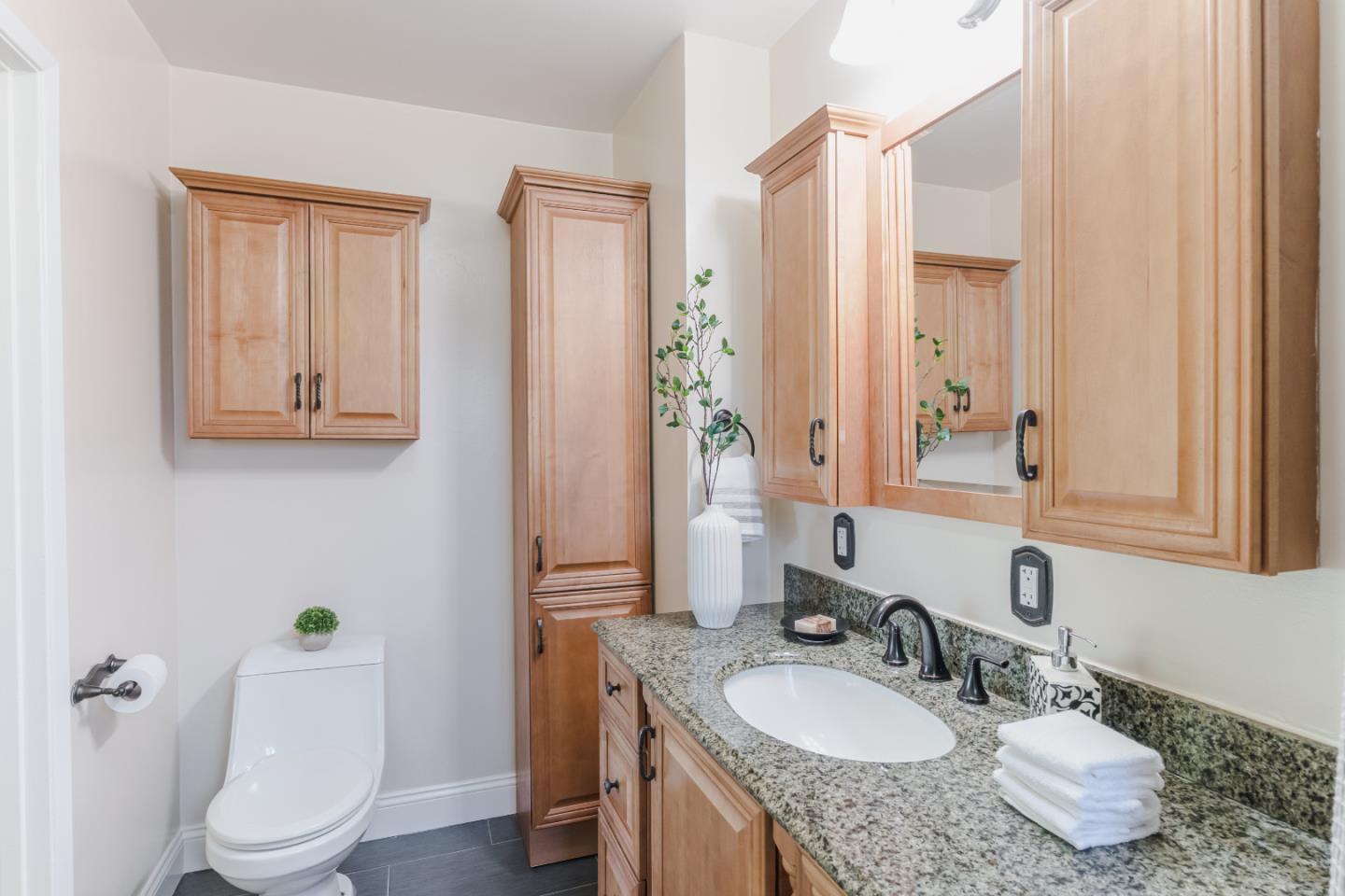 Detail Gallery Image 43 of 51 For 1801 Foxworthy Ave, San Jose,  CA 95124 - 3 Beds | 2 Baths