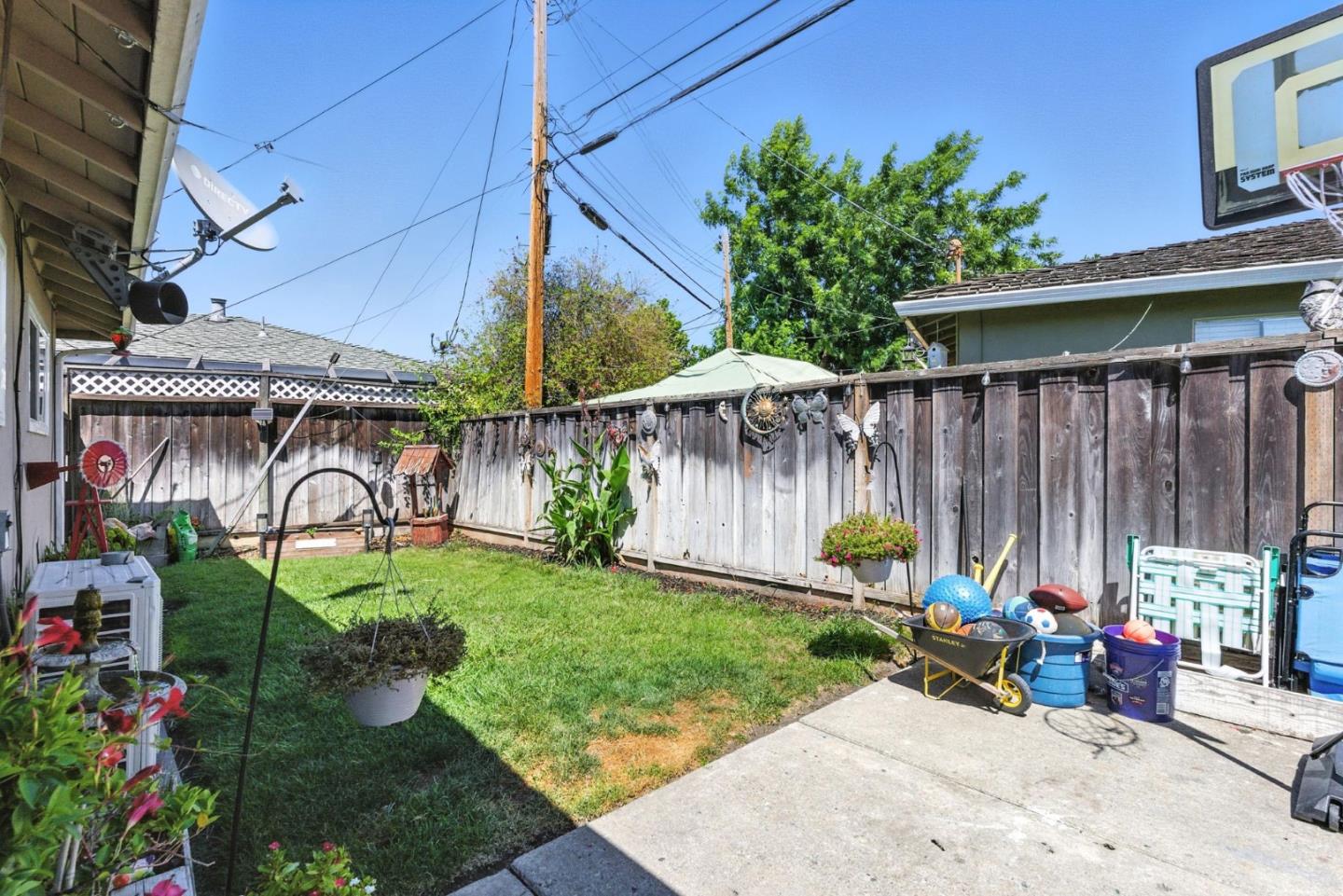Detail Gallery Image 8 of 30 For 2475 Karen Dr, Santa Clara,  CA 95050 - – Beds | – Baths