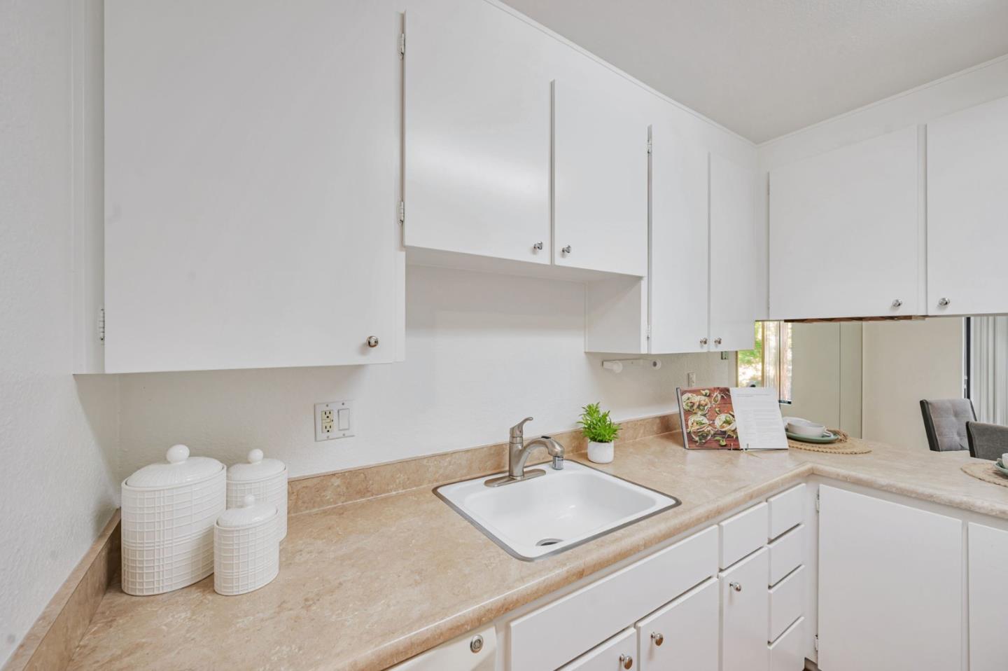 Detail Gallery Image 9 of 38 For 5217 Shelter Creek Ln #5217,  San Bruno,  CA 94066 - 2 Beds | 2 Baths