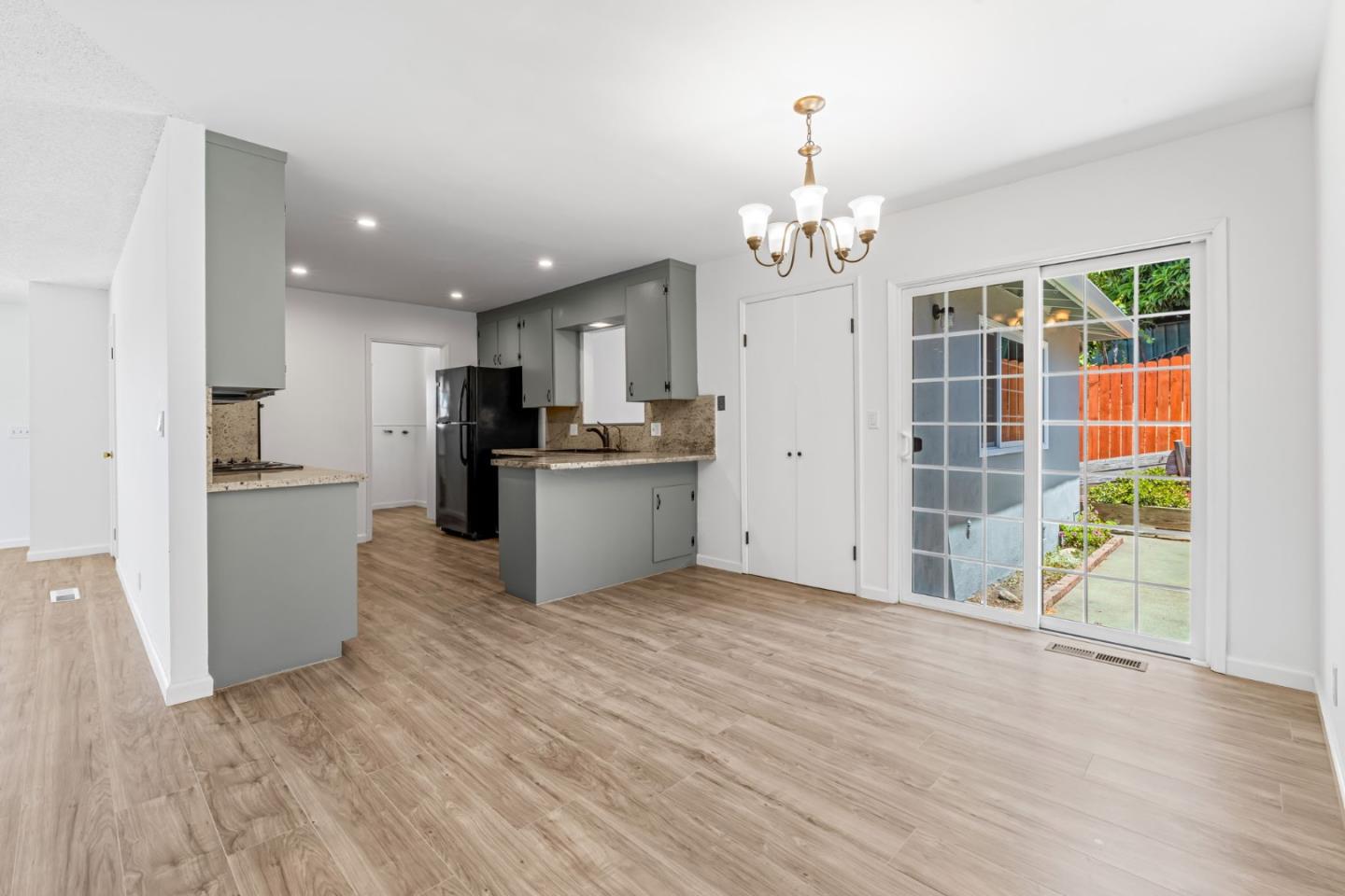 Detail Gallery Image 11 of 39 For 45 Crescent Dr, Watsonville,  CA 95076 - 3 Beds | 2 Baths