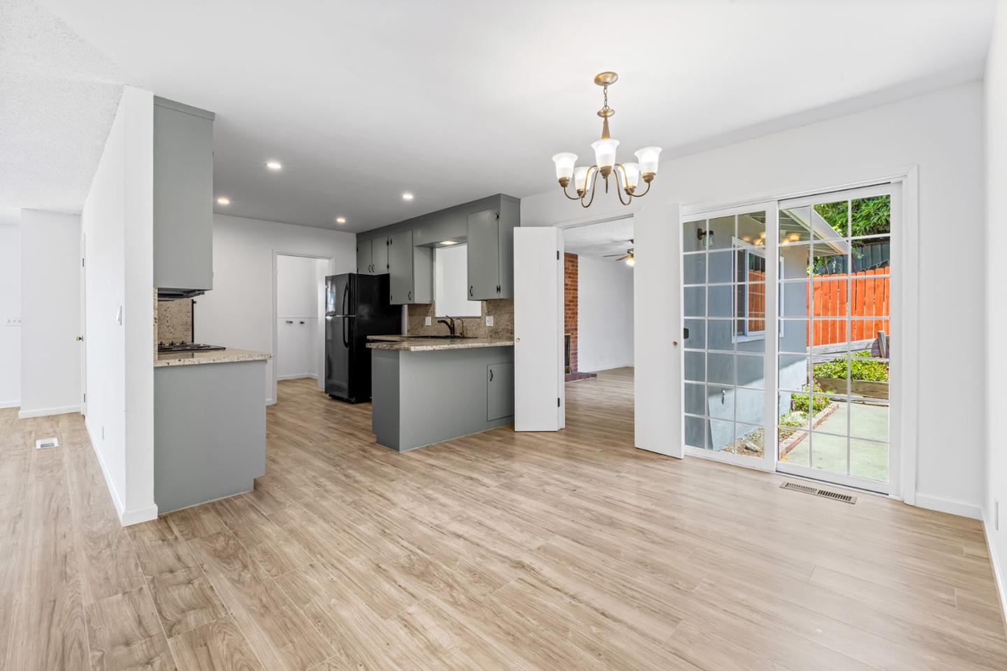Detail Gallery Image 12 of 39 For 45 Crescent Dr, Watsonville,  CA 95076 - 3 Beds | 2 Baths