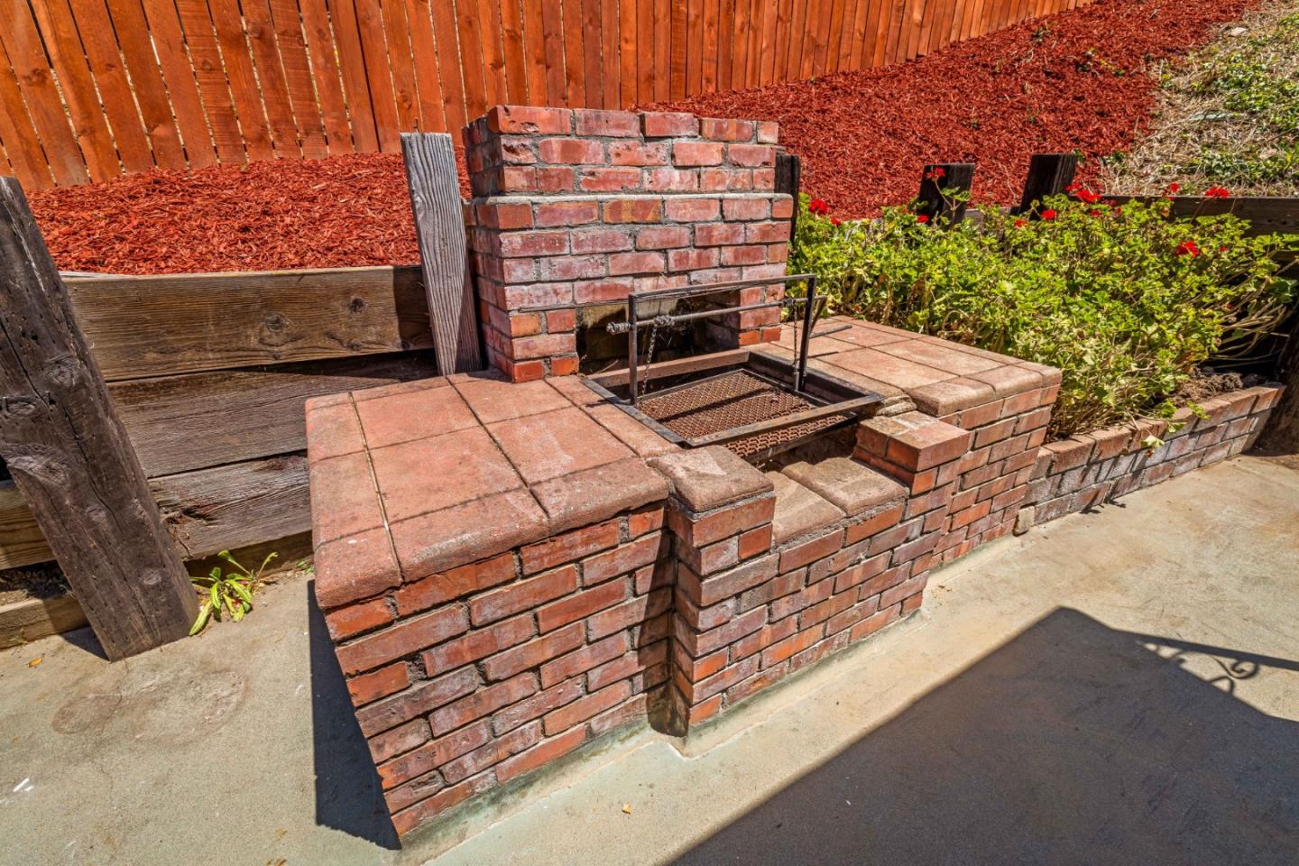 Detail Gallery Image 34 of 39 For 45 Crescent Dr, Watsonville,  CA 95076 - 3 Beds | 2 Baths