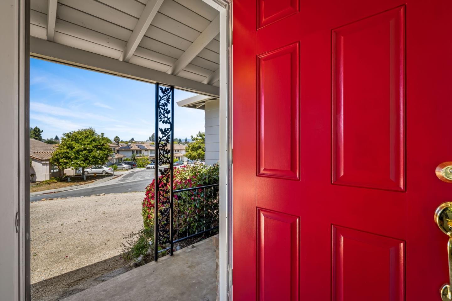Detail Gallery Image 6 of 39 For 45 Crescent Dr, Watsonville,  CA 95076 - 3 Beds | 2 Baths