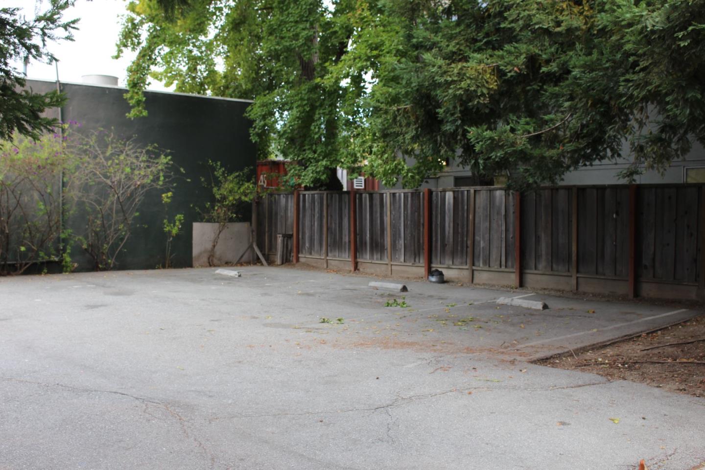 Detail Gallery Image 5 of 9 For 212 Fern St, Santa Cruz,  CA 95060 - – Beds | – Baths