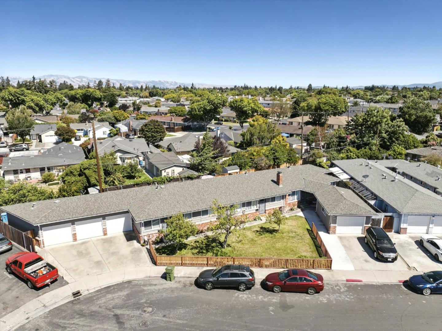 Detail Gallery Image 4 of 21 For 2491 Karen Dr, Santa Clara,  CA 95050 - – Beds | – Baths