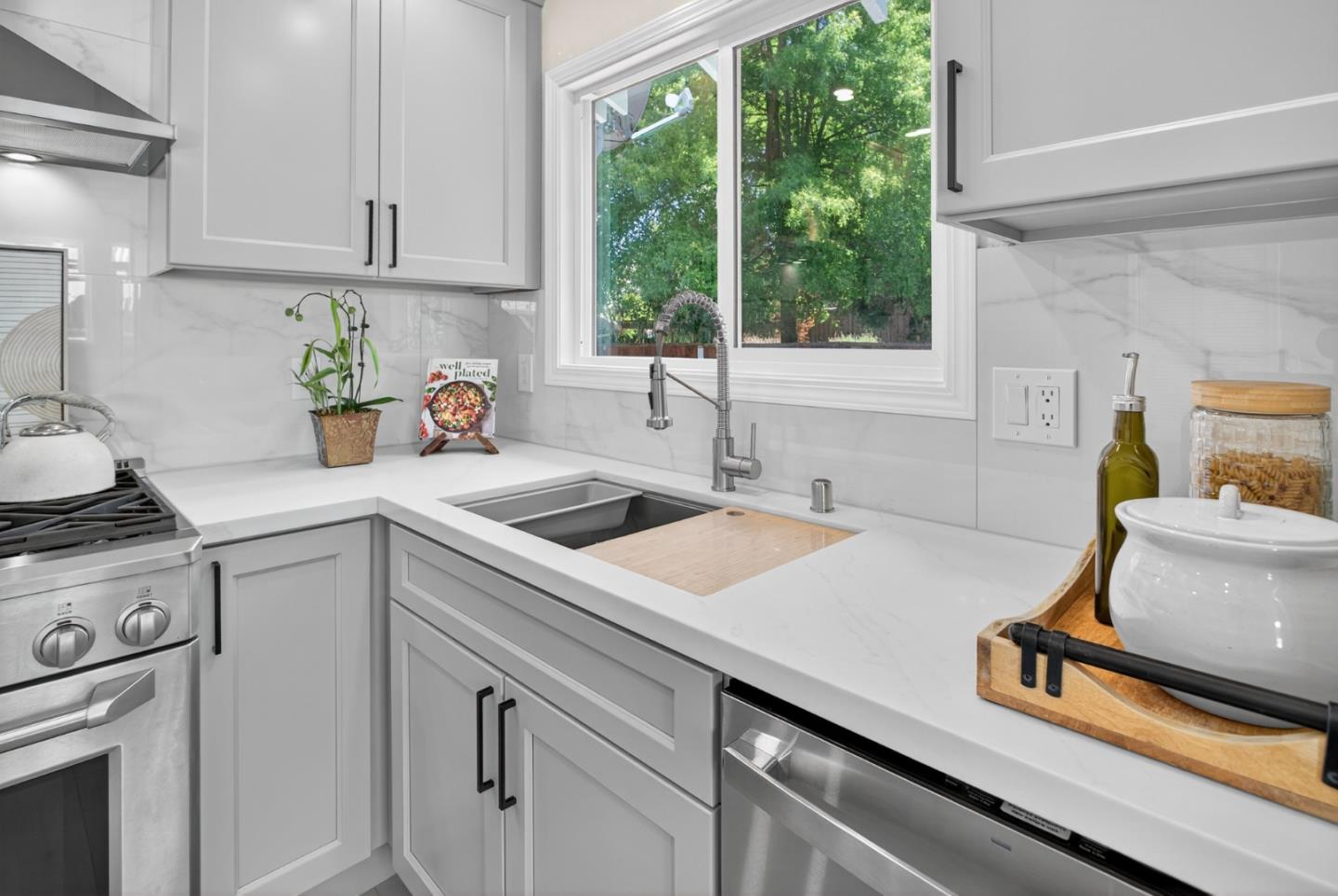 Detail Gallery Image 14 of 40 For 15 Norse Ct, Pleasant Hill,  CA 94523 - 4 Beds | 2 Baths
