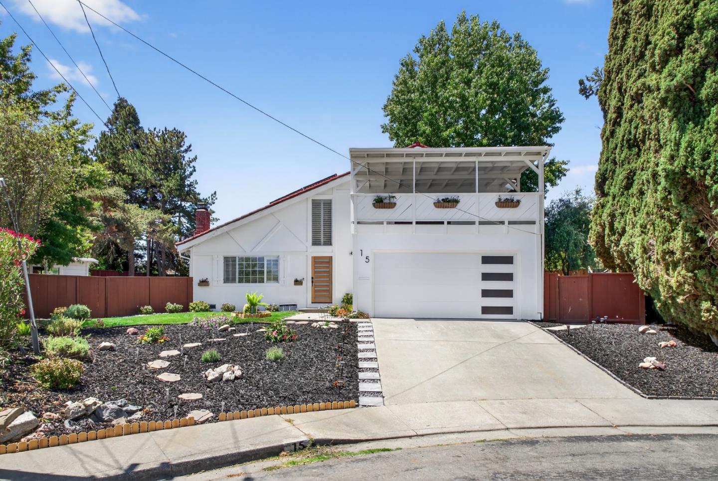 Detail Gallery Image 2 of 40 For 15 Norse Ct, Pleasant Hill,  CA 94523 - 4 Beds | 2 Baths