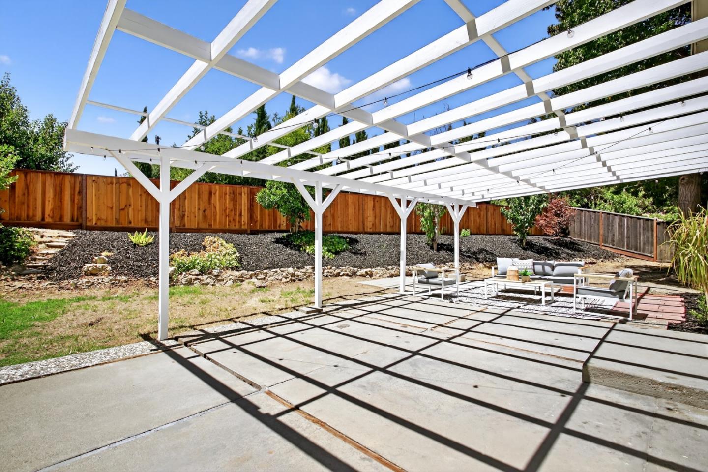 Detail Gallery Image 30 of 40 For 15 Norse Ct, Pleasant Hill,  CA 94523 - 4 Beds | 2 Baths