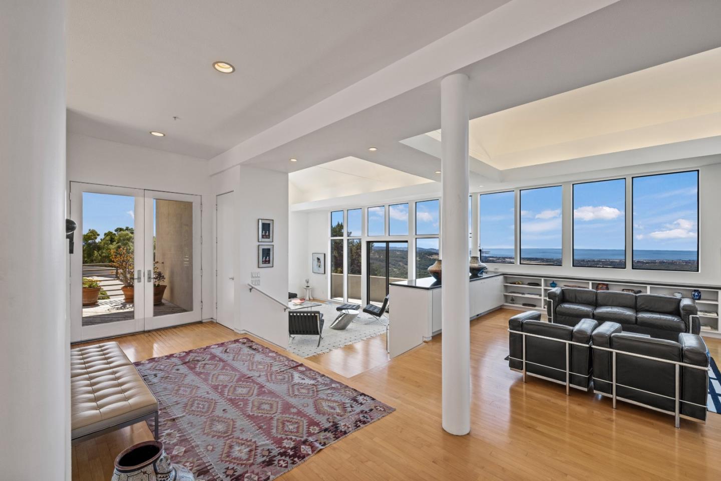 Detail Gallery Image 12 of 54 For 10450 Saddle Rd, Monterey,  CA 93940 - 3 Beds | 2/1 Baths