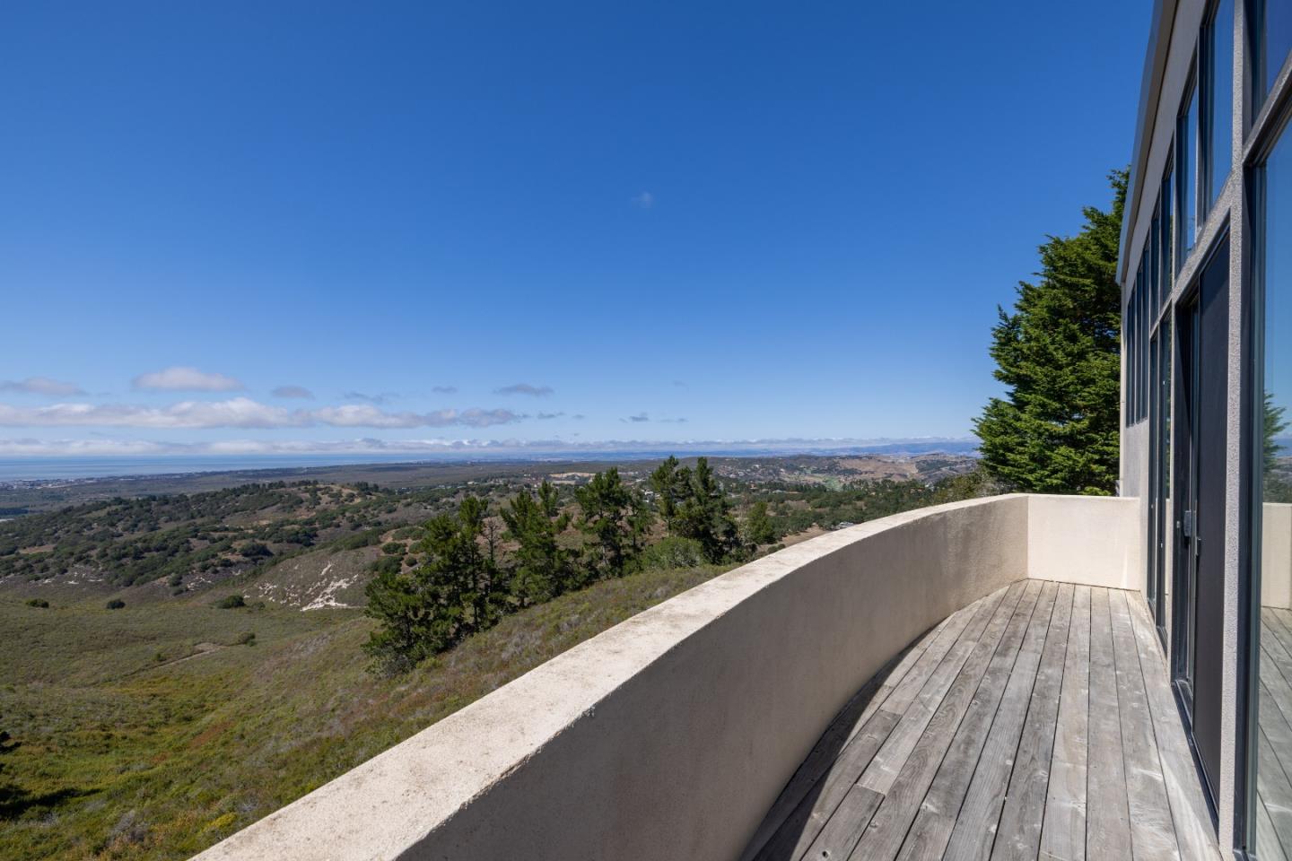 Detail Gallery Image 16 of 54 For 10450 Saddle Rd, Monterey,  CA 93940 - 3 Beds | 2/1 Baths