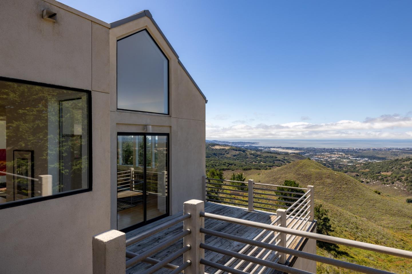 Detail Gallery Image 27 of 54 For 10450 Saddle Rd, Monterey,  CA 93940 - 3 Beds | 2/1 Baths