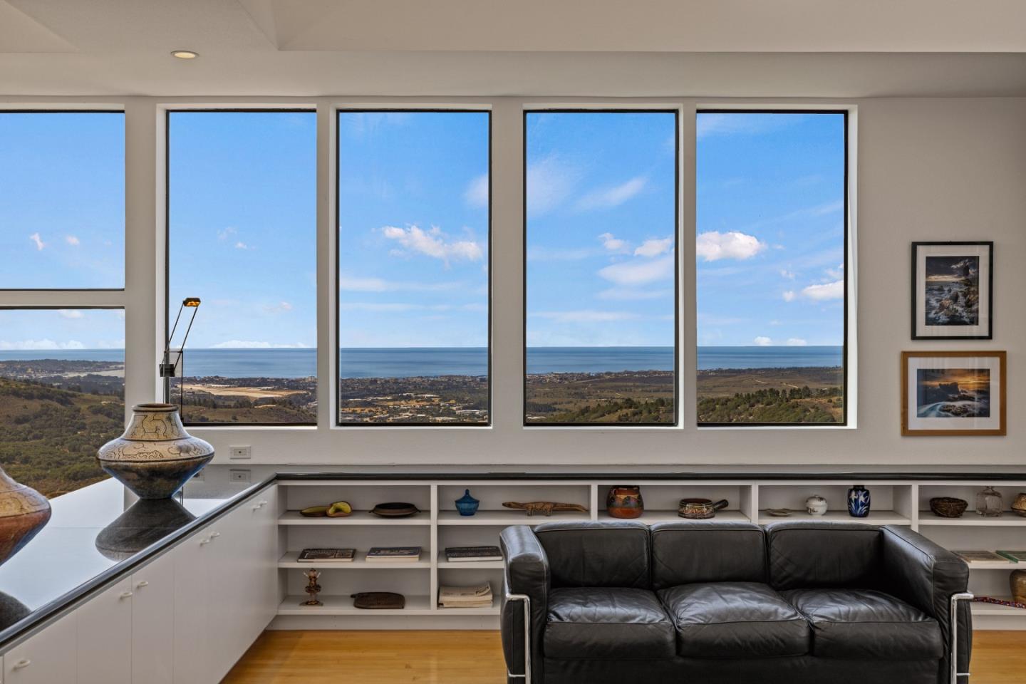 Detail Gallery Image 3 of 54 For 10450 Saddle Rd, Monterey,  CA 93940 - 3 Beds | 2/1 Baths