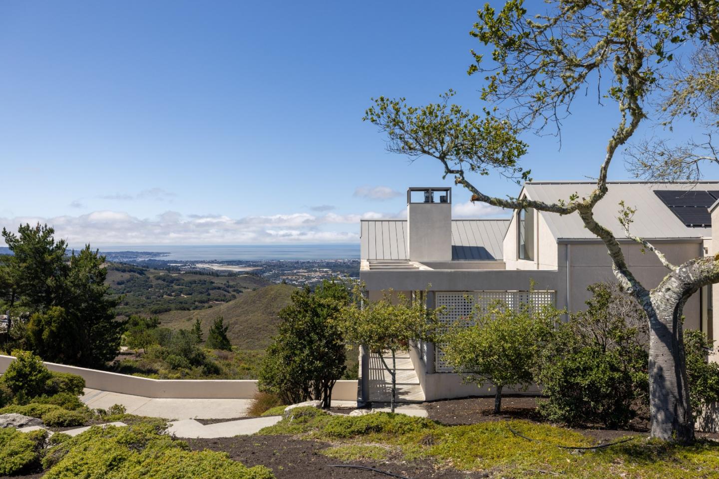 Detail Gallery Image 8 of 54 For 10450 Saddle Rd, Monterey,  CA 93940 - 3 Beds | 2/1 Baths