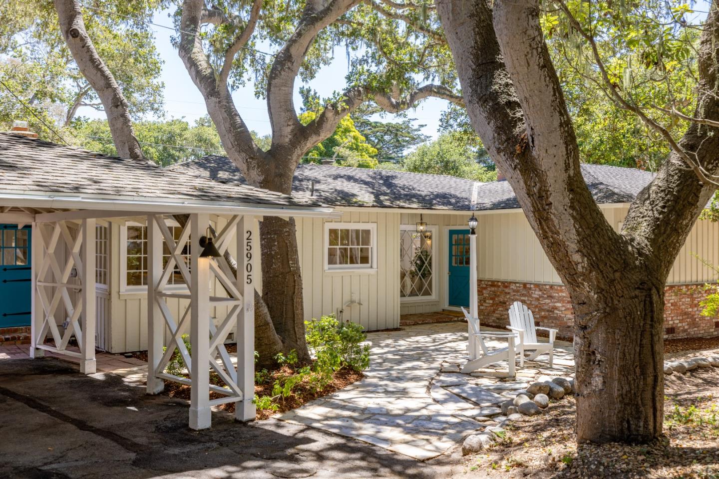 Detail Gallery Image 2 of 24 For 25905 Junipero Ave, Carmel,  CA 93923 - 4 Beds | 2 Baths