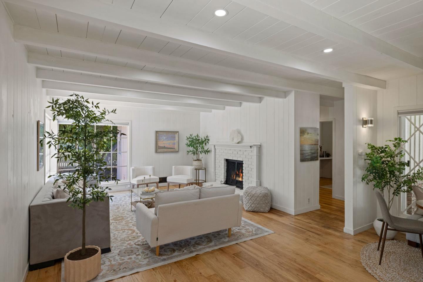 Detail Gallery Image 6 of 24 For 25905 Junipero Ave, Carmel,  CA 93923 - 4 Beds | 2 Baths