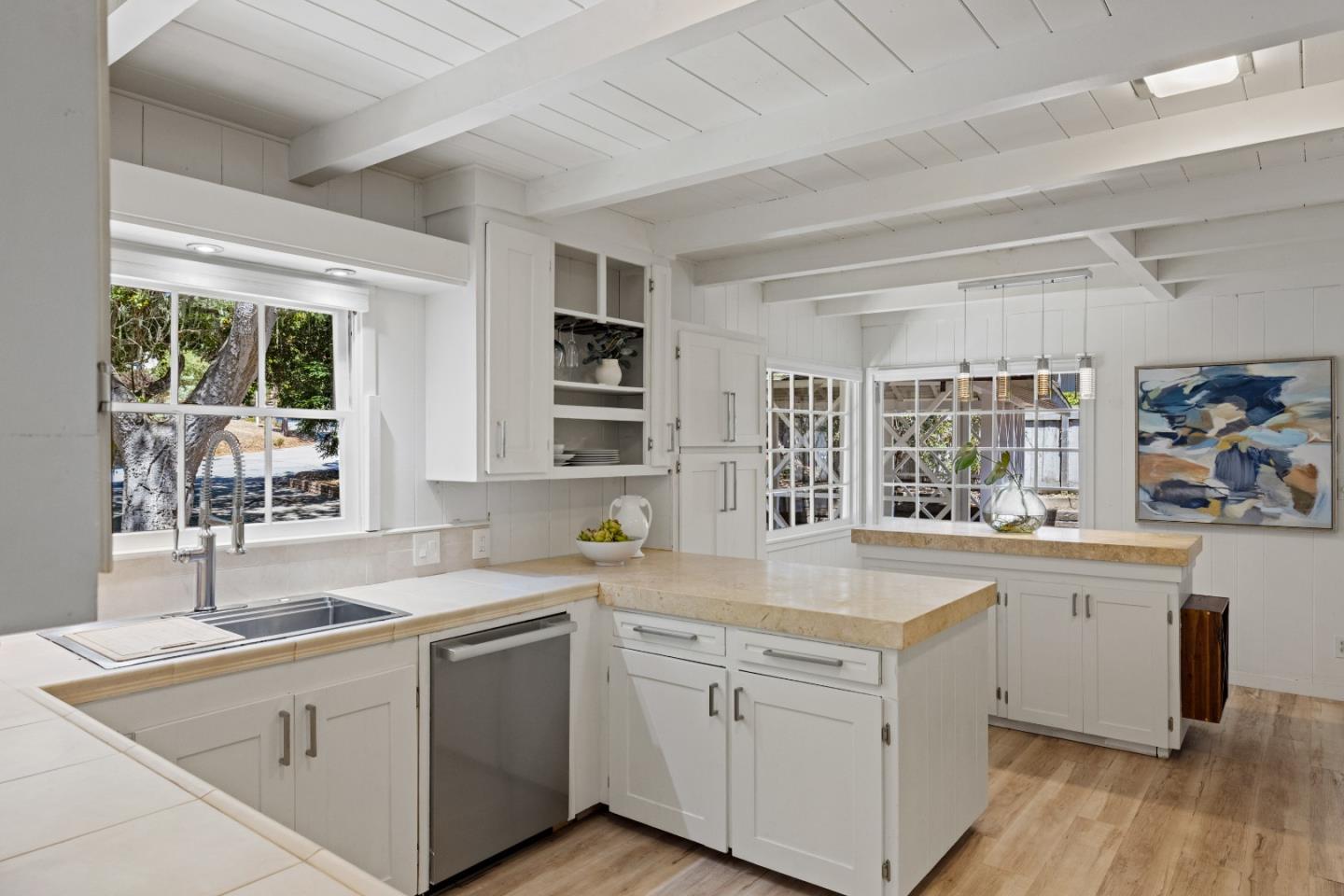 Detail Gallery Image 8 of 24 For 25905 Junipero Ave, Carmel,  CA 93923 - 4 Beds | 2 Baths