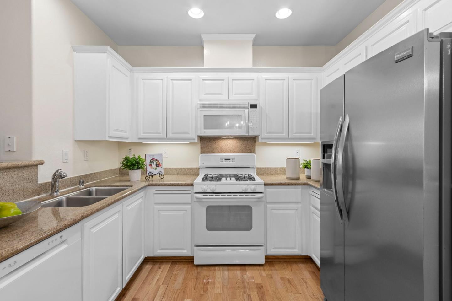 Detail Gallery Image 3 of 15 For 3275 Dublin Blvd #306,  Dublin,  CA 94568 - 2 Beds | 2 Baths