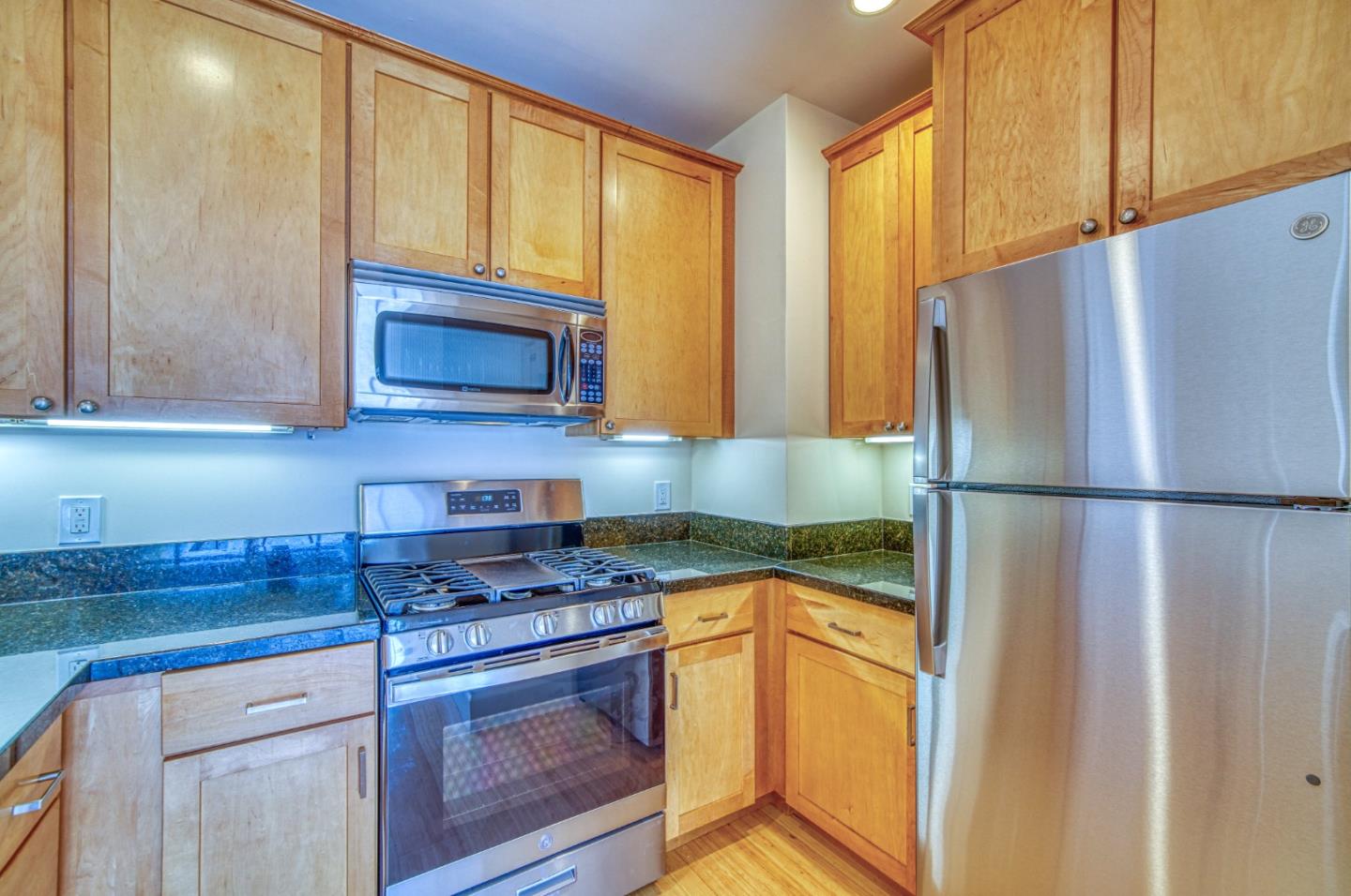 Detail Gallery Image 4 of 15 For 89 Goethe St #2,  Daly City,  CA 94014 - 1 Beds | 1/1 Baths