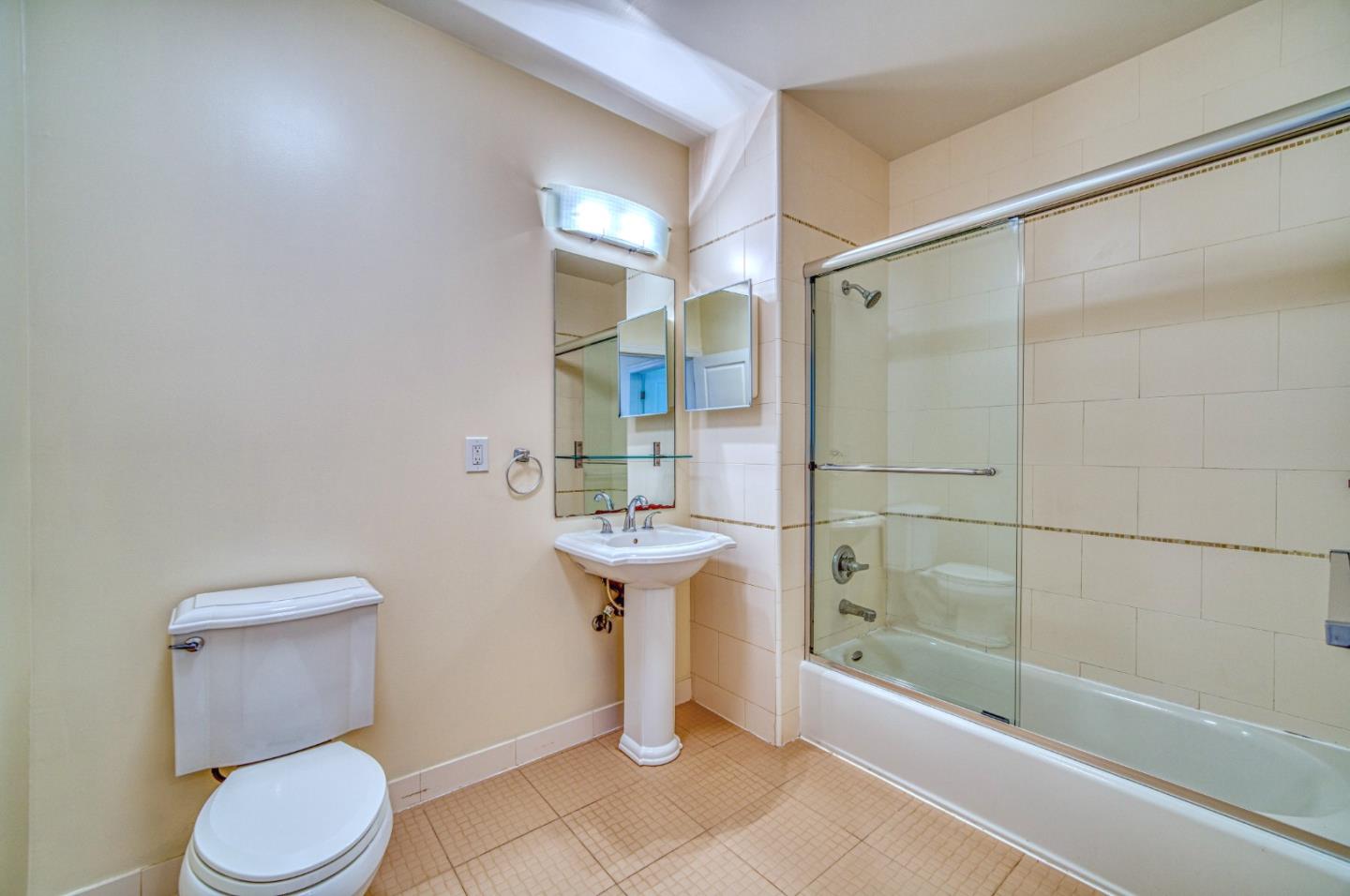 Detail Gallery Image 8 of 15 For 89 Goethe St #2,  Daly City,  CA 94014 - 1 Beds | 1/1 Baths