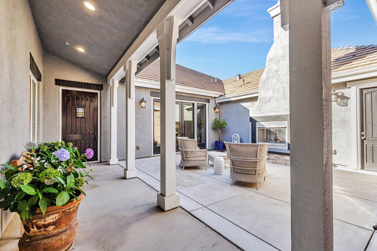 Detail Gallery Image 11 of 70 For 325 Peebles Ave, Morgan Hill,  CA 95037 - 5 Beds | 3/1 Baths