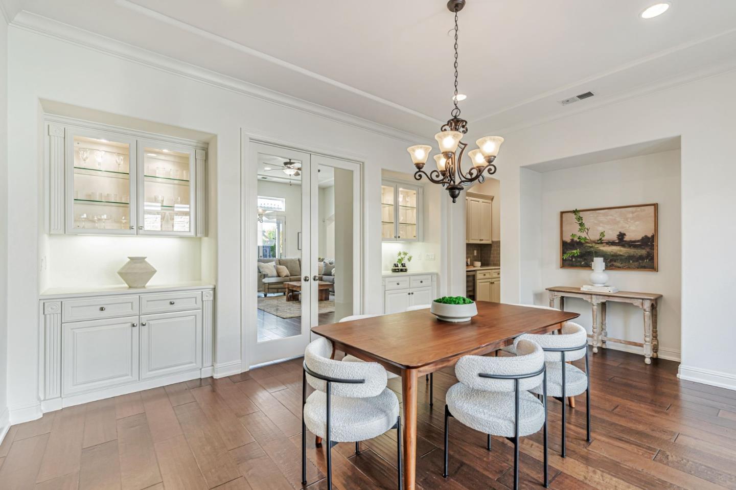 Detail Gallery Image 16 of 70 For 325 Peebles Ave, Morgan Hill,  CA 95037 - 5 Beds | 3/1 Baths